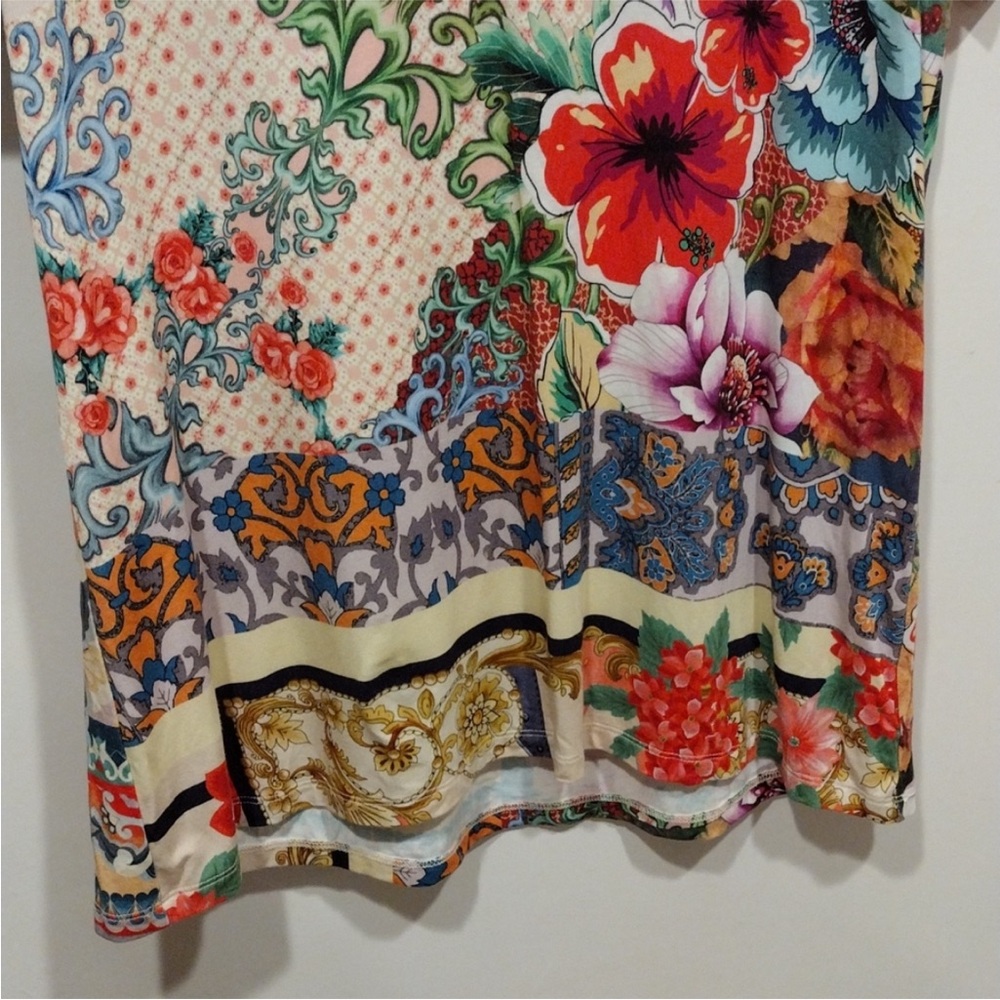 Johnny Was Catalina Block
Multicolor Print Top Size S-
Boho Hippie Festival - Picture 7 of 10